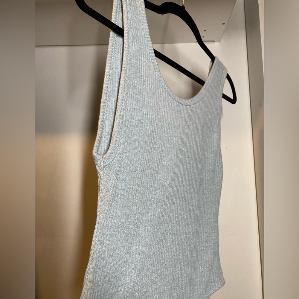 Ribbed tank top with exposed back